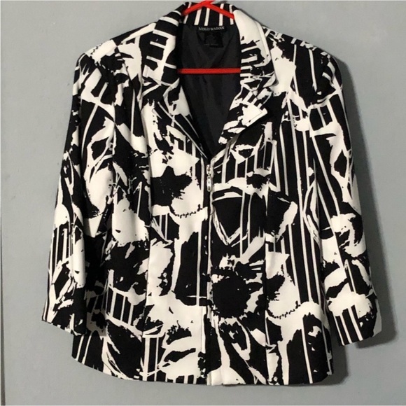 Lot of 2 large jackets - Coldwater Creek, Molly & Max - selling as one lot. - Picture 9 of 13